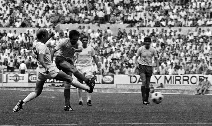 Mircea Lucescu în acțiune la Campionatul Mondial din 1970 (FOTO: Guliver/ Gettyimages)