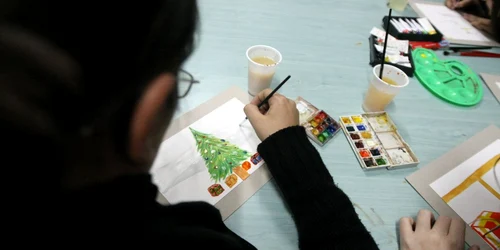 Copiii nu s-au sfiit să folosească multe culori pentru a desena