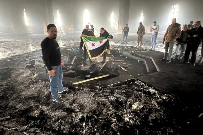 mormant incendiat Hafez al Assad/ FOTO: AFP