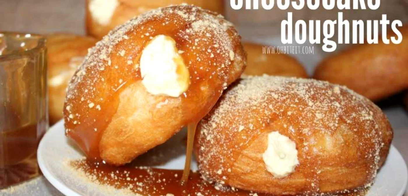 Gogoşi umplute cu cremă de cheesecake FOTO ohbiteit.com