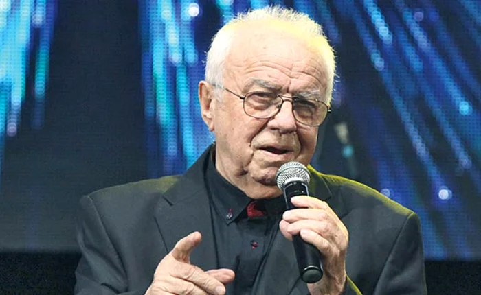 
    Alexandru Arșinel s-a abținut să-și exprime părerea la referendum  