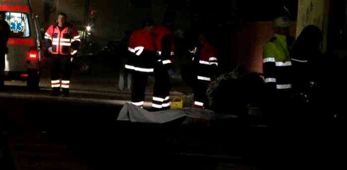 Ambulantierii au constat decesul adolescentei de 18 ani FOTO Adevarul