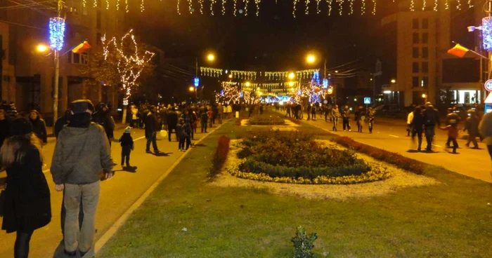 Obiectele decorative de iarnă din Slatina sunt cele din anii anteriori... (Foto: Mugurel Manea)