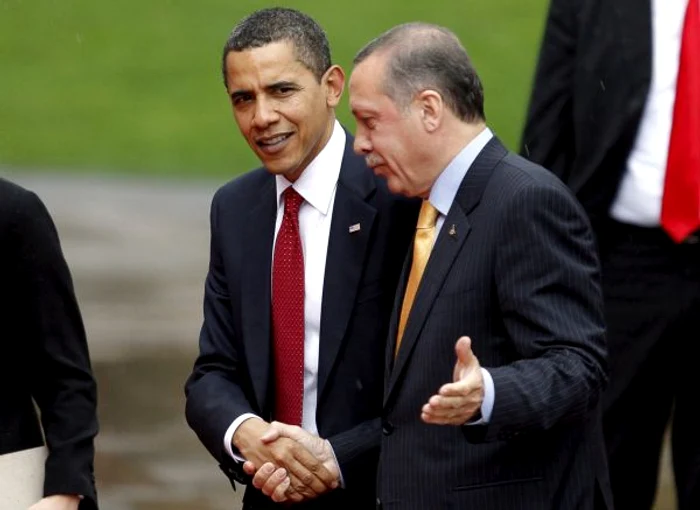 Preşedintele Barack Obama (stânga) a spus despre Erdogan că este unul dintre puţinii lideri politici alături de care are o relaţie sinceră de încredere