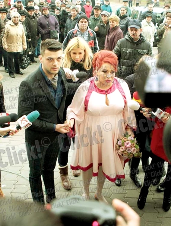 Marius Elisei şi Oana,  emoţionaţi înainte  de ceremonie