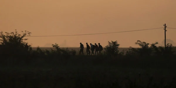 Imigranti in Serbia FOTO AP 