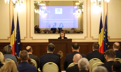 Vernisajul expoziției „145 de ani de relații diplomatice dintre România și Italia” (foto: Arhivele Diplomatice ale Ministerului Afacerilor Externe)