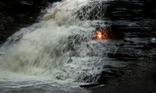 cascada flacara eterna captura video jpg