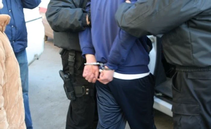 Arestat pentru tâlhărirea unor minori FOTO Adevărul