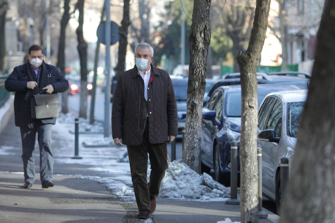 Călin Popescu Tăriceanu la intrare în sediul DNA. Imagine: Inquam Photos / Octav Ganea