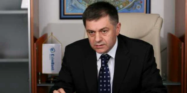 Dacă e concediat, Ionuţ Costea primeşte salariul pe 3 ani