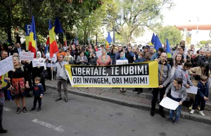 Protest anti-masca în Piaţa Universităţii din Bucureşti FOTO Inquam Photos / George Calin