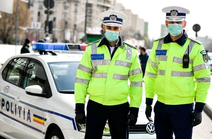 
    Polițiștii transmit că s-au mobilizat exemplar în gestionarea scandalurilor  