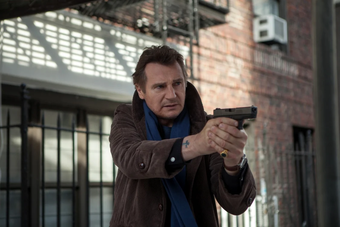 Liam
Neeson trece, încă o dată, pe modul justiţiar în thrillerul
„Umblând printre morminte“ FOTO cinemagia.ro