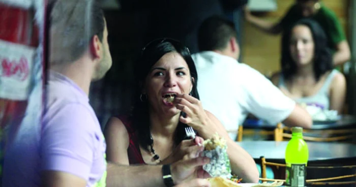 Un timişorean cheltuie săptămânal 15 lei la restaurant sau fast-food