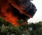 Fumul toxic şi incendiul de la uriaşul depozit de deşeuri continuă să le facă probleme localnicilor de la Salonta. FOTO