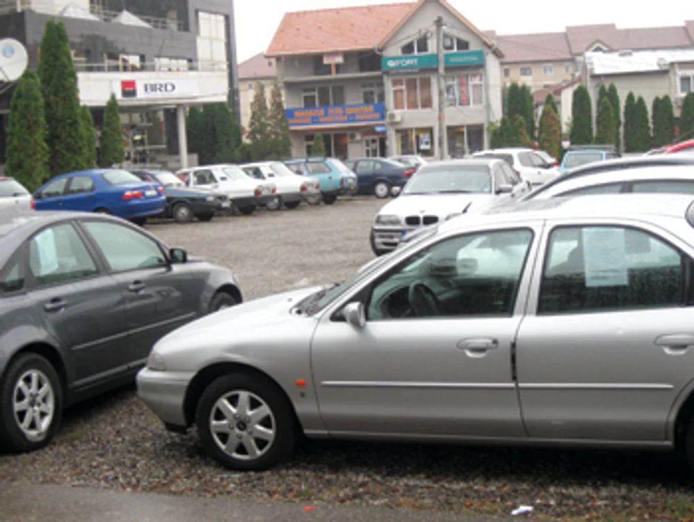 Hunedoara: Vacanţă de criză cu maşină închiriată