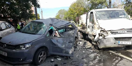 Accident de circulatie FOTO Facebook Info Trafic Rutier Bucuresti si Ilfov jpg