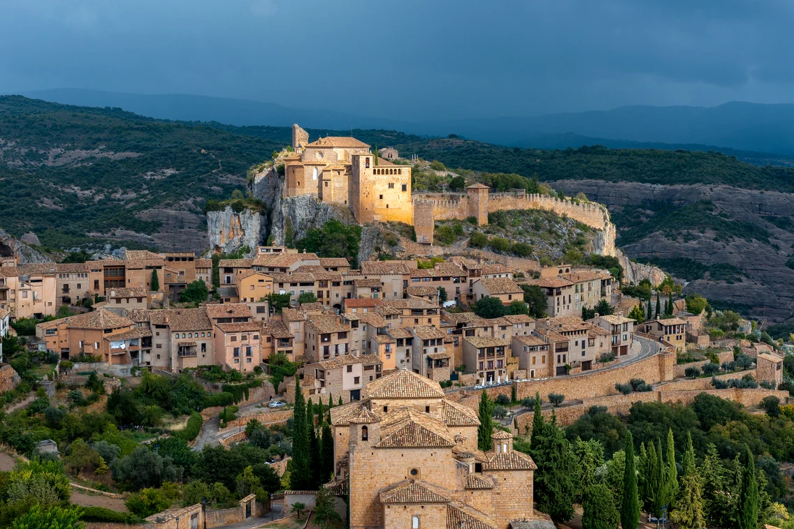 Alquézar din provincia Huesca, Spania, este cel mai frumos sat din lume / Foto: Shutterstock