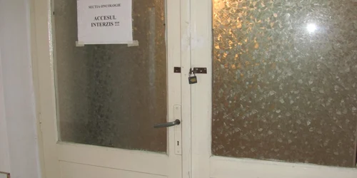 În secţia de oncologie a Spitalului Judeţean fac tratament zilnic zeci de pacienţi