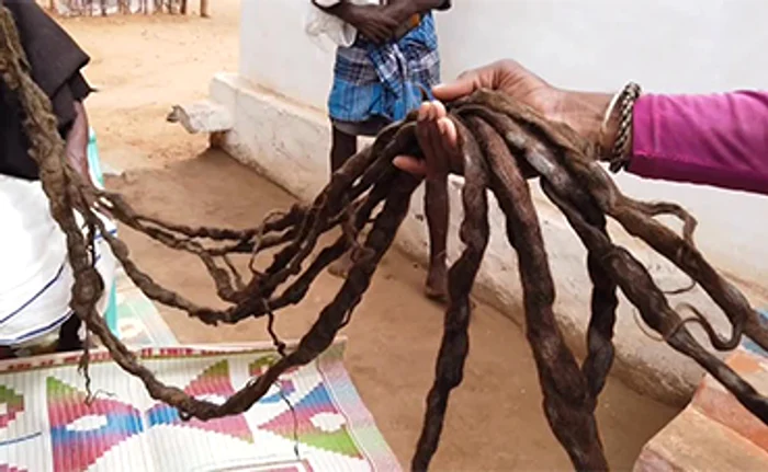 Are nevoie de ajutorul vecinilor să îl descâlcească