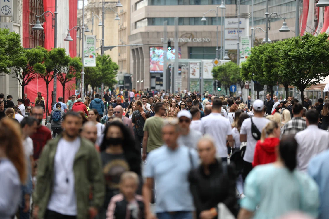 
    București, Calea Victoriei, duminică, 30 maiInquam Photos / Alexandru Busca  