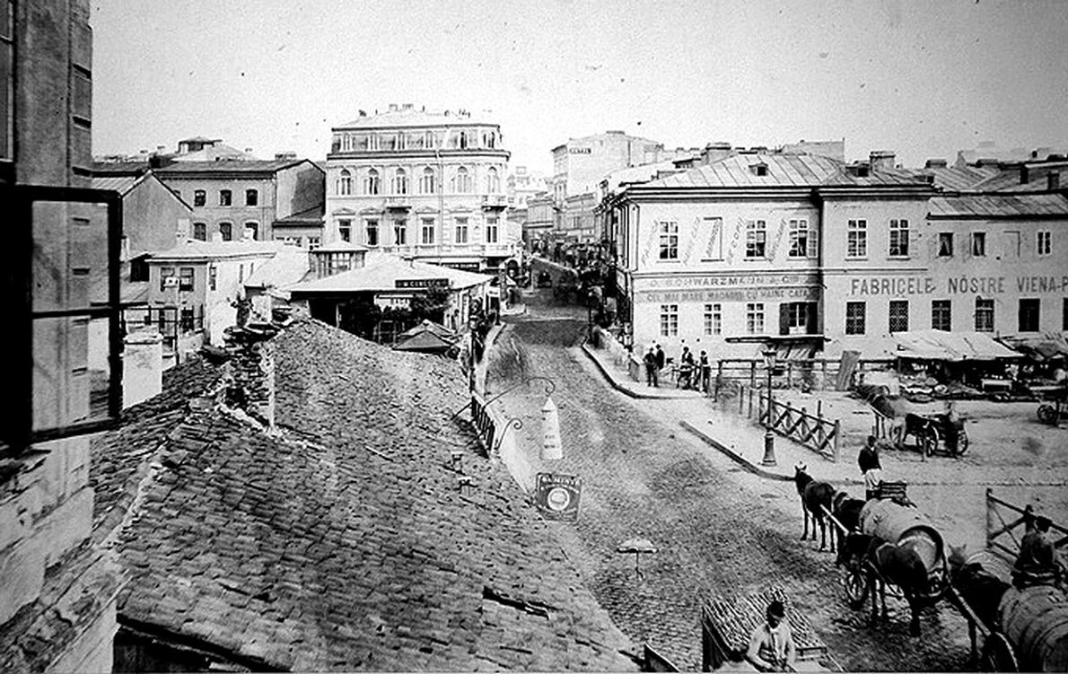 Strada Șelari din București, la 1870, fotografiată de Franz Duschek (@ Wikimedia Commons)