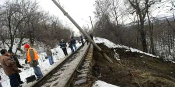 Nouă trenuri deviate