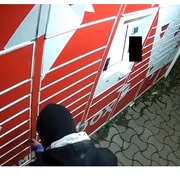 furt Easybox bacau  FOTO captura ziatul de bacau png