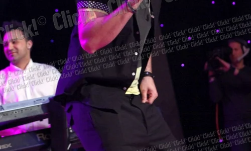 Smiley şi muşchii lui la Premiile Muzicale Radio România  (Foto: Sever Gheorghe) jpeg