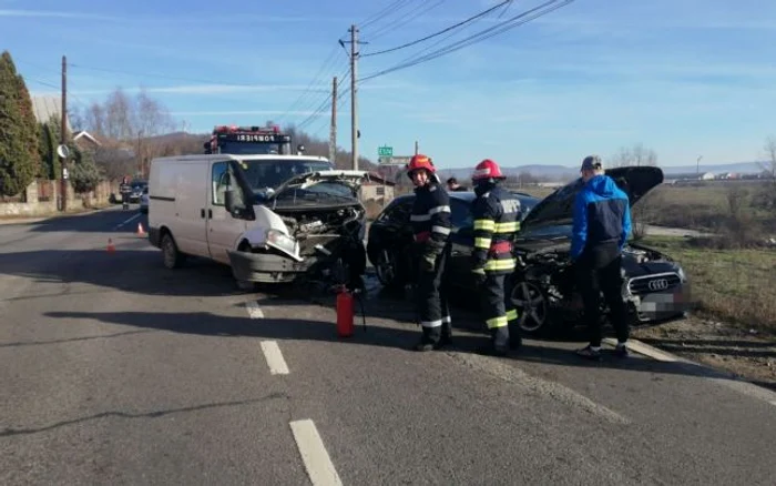 Accidentul a avut loc la Dârmăneşti. Foto ISU Argeş