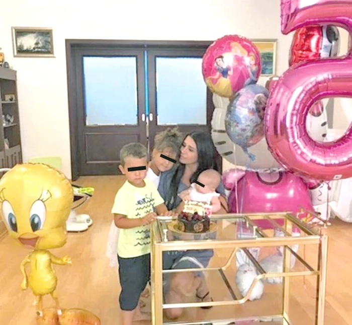 Elena se ocupă mai mult de Anastasia, care a venit  pe lume în iunie