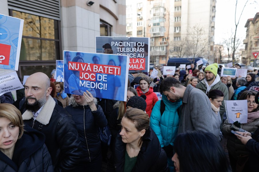 Spitalele, nepregătite să preia milioanele de pacienți care rămân fără medici specialiști