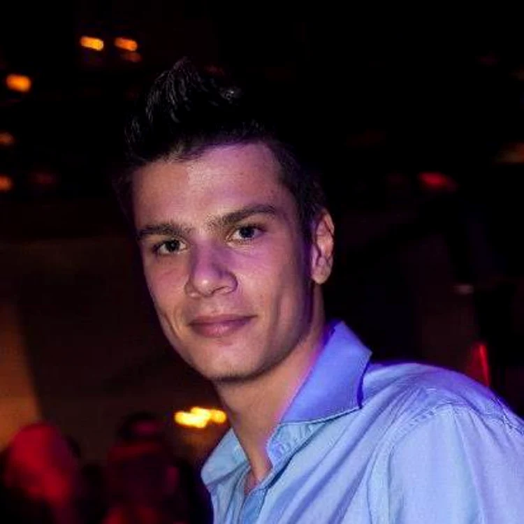 
    Mario Iorgulescu are 20 de ani  