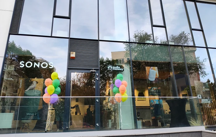 Magazinul Sonos din București, România. FOTO Adrian Pogîngeanu