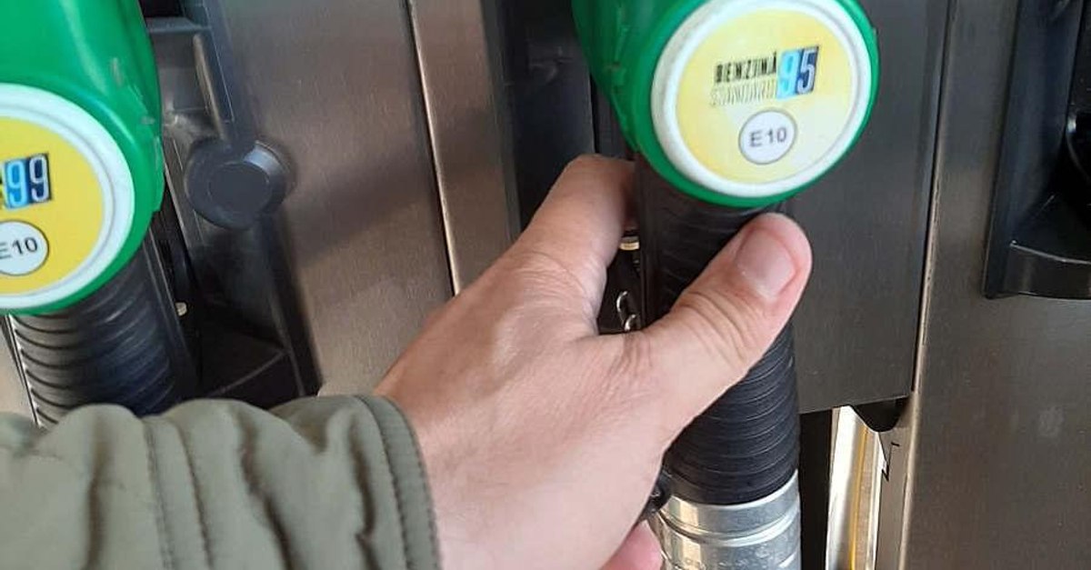 De ce cresc prețurile la benzină în România