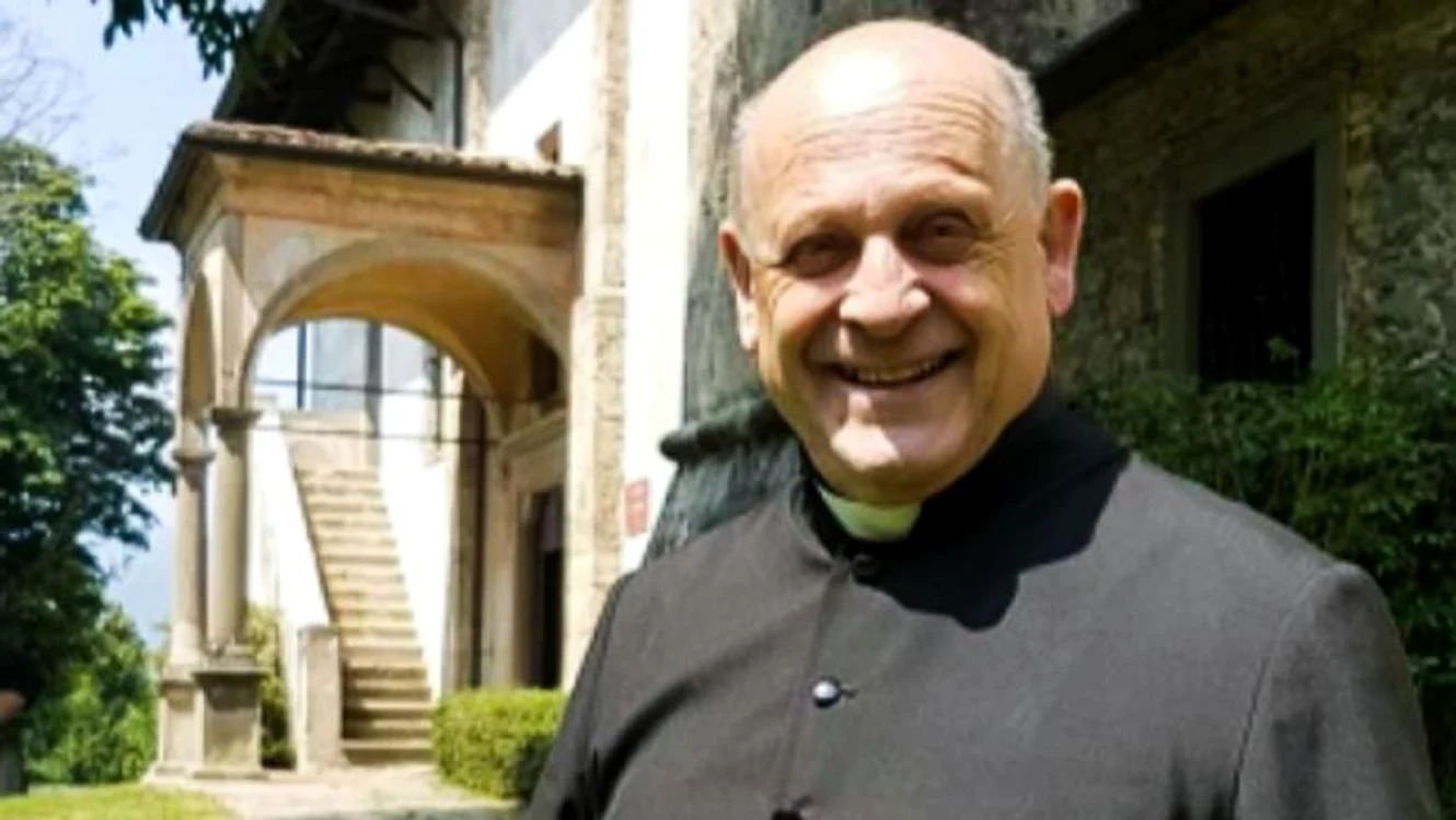 Preotul Giuseppe Berardelli avea 72 de aniFoto: TWITTER/JAMES MARTIN