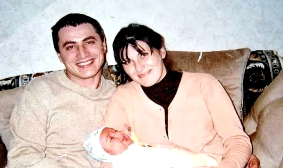 Elodia Ghinescu, Cristian Cioacă și fiul lor Patrick. Sursă: Facebook