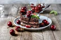 Tort de ciocolata cu cirese  Sursa foto shutterstock 1459193222 jpg