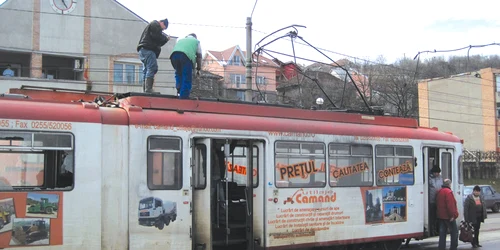 Tramvaiele se strică pe linie, iar o călătorie cu autobuzul lasă de dorit