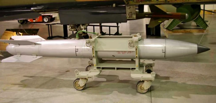 Bobmbă nucleară americană de tipul B-61