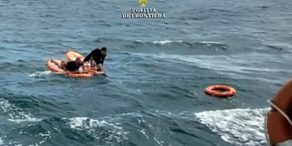 salvare mare turisti foto politia de frontiera