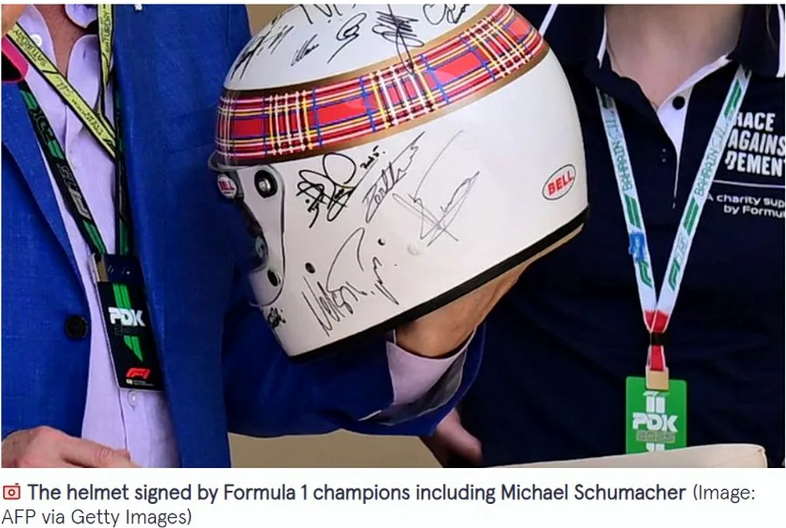 Casca pe care Schumacher și-a pus inițialele. Foto Getty images