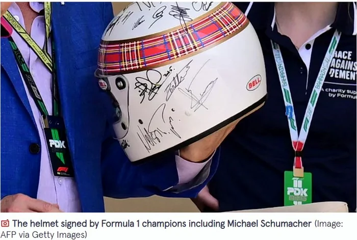 Casca pe care Schumacher și-a pus inițialele. Foto Getty images
