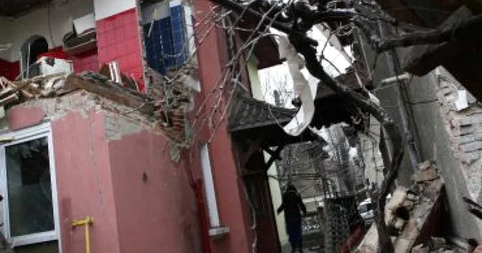 Braşov: Explozie la Făgăraş. O casă spulberată şi o persoană rănită / UPDATE