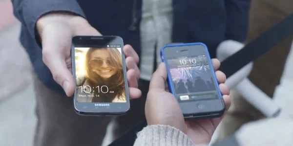 Fanii fac comparaţie între Galaxy S II şi iPhone