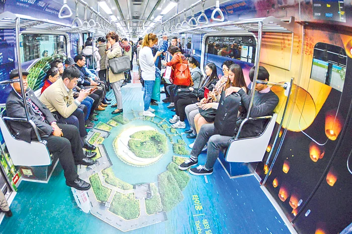 Pasagerii pot descărca  pe telefonul mobil  explicaţii despre desene