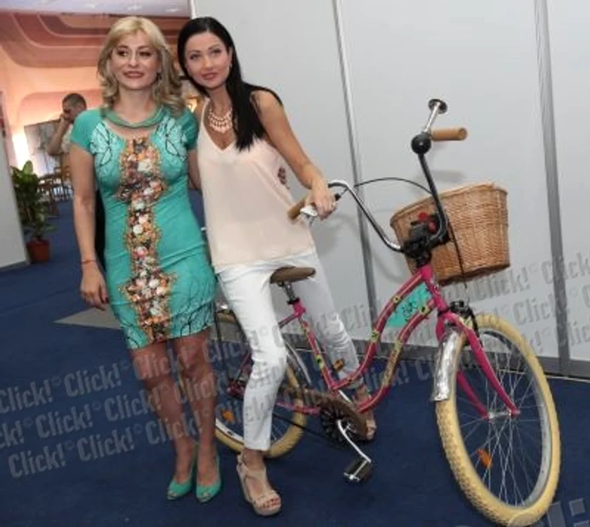 UIte ce slabă e Gabriela Cristea!