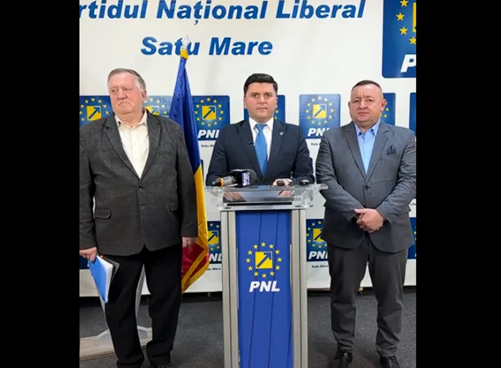 Adrian Cozma (centru), alături de Ioan Bartok și Nicolae Cornea. FOTO captură PNL Satu Mare