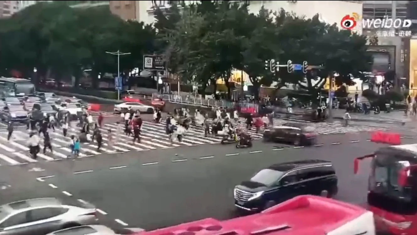 Tânărul care a produs accidentul a fost prins de polițiști FOTO Captură video